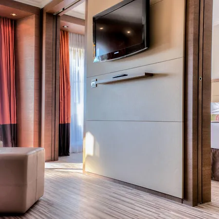 호텔 Ac By Marriott Ambassadeur Antibes - Les Pins 주앙레핑