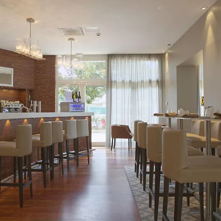 Hotel Ac By Marriott Ambassadeur Antibes - Les Pins