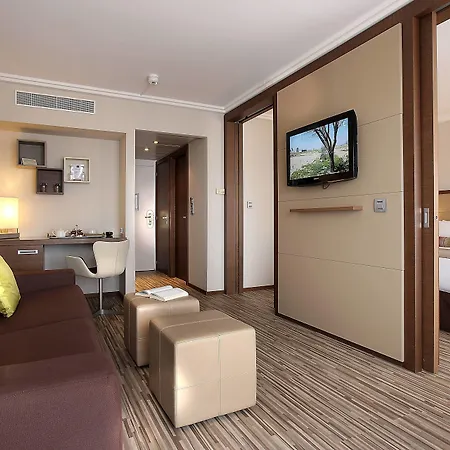 Ac By Marriott Ambassadeur Antibes - Les Pins Жюан-ле-Пен