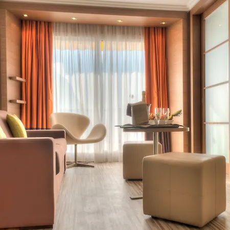 Ac By Marriott Ambassadeur Antibes - Les Pins Hotell